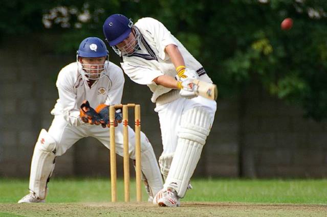 Blackie get caught on the boundary